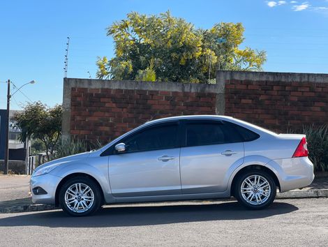 Ford Focus Sedan 2.0 16V/2.0 16V Flex 4p