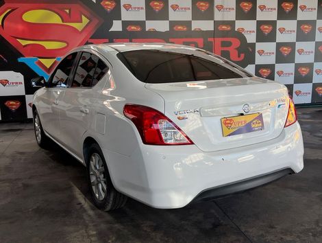 Nissan VERSA SV 1.6 16V FlexStart 4p Aut.
