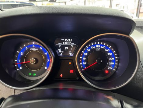 Hyundai Elantra GLS 1.8 16V Aut.