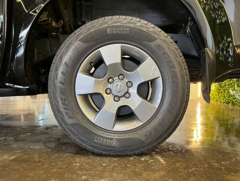 Nissan Frontier LE ATTACK CD 4x4 2.5 TB Die.Aut