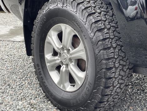 Nissan Frontier SE CD 4x4 2.3 Bi-TB Diesel Aut.
