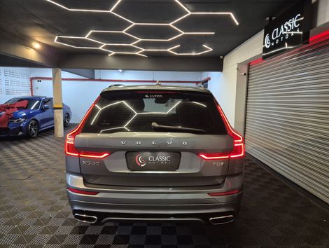 Volvo XC60 T8 R-DESIGN