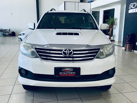 Toyota Hilux SW4 SRV D4-D 4x4 3.0 TDI Dies. Aut