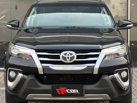 Toyota Hilux SW4 SRX 4x4 2.8 TDI 16V Dies. Aut.