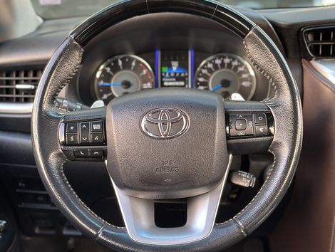 Toyota Hilux SW4 SRX 4x4 2.8 TDI 16V Dies. Aut.