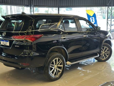 Toyota Hilux SW4 SRX 4x4 2.8 TDI 16V Dies. Aut.