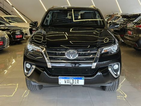 Toyota Hilux SW4 SRX 4x4 2.8 TDI 16V Dies. Aut.