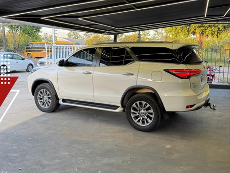 Toyota Hilux CD 4x4 2.8 Diesel Mec.