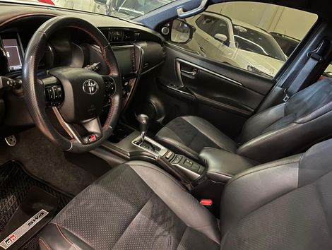 Toyota Hilux SW4 GRS 2.8 TB 4x4 Diesel Aut.