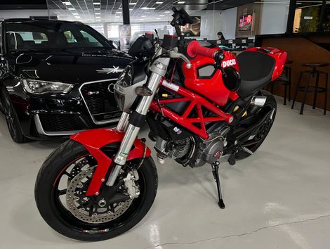 Ducati MONSTER 796
