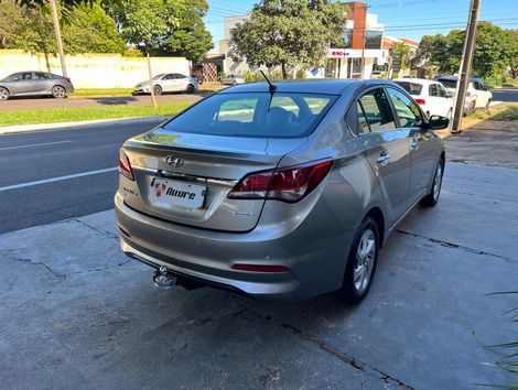 Hyundai 1.6 PREMIUM AT
