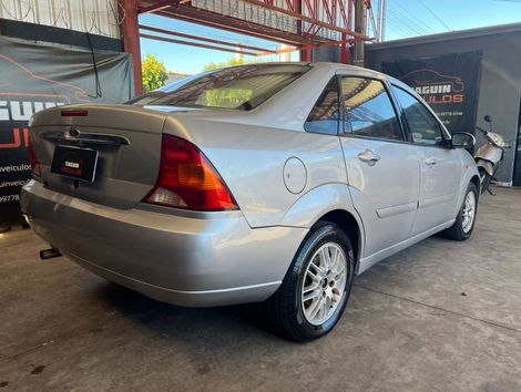 Ford Focus Ghia Sed. 2.0 16V/ 2.0 16V Flex 4p