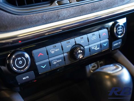 Jeep Commander Overl. TD380 2.0 4x4 Die. Aut.
