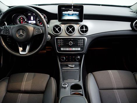 Mercedes GLA 200 Advance 1.6/1.6 TB 16V Flex Aut.