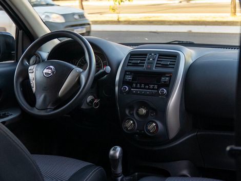 Nissan MARCH SV 1.6 16V Flex Fuel