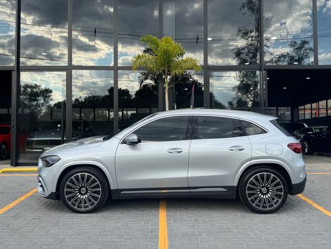 Mercedes GLA 200 AMG Line 1.3 16V TB Aut.(Híb.)