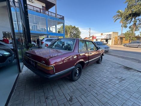 Ford Ghia 1.8 2p 