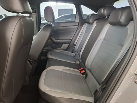 VolksWagen Nivus Highline 1.0 200 TSI Flex Aut.