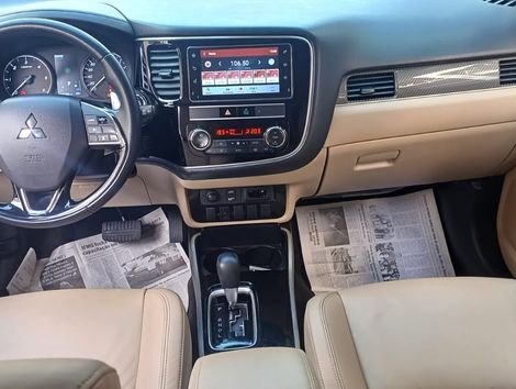 Mitsubishi OUTLANDER HPE-S 2.2 Diesel 4x4 Aut.