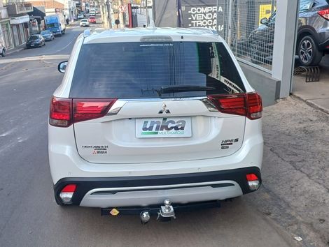 Mitsubishi OUTLANDER HPE-S 2.2 Diesel 4x4 Aut.