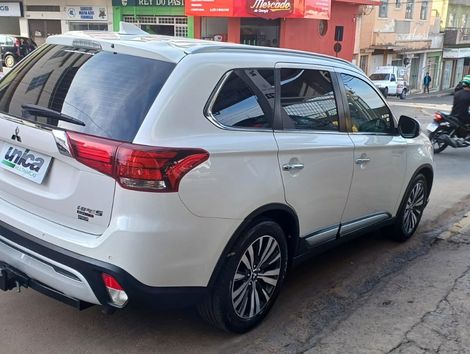 Mitsubishi OUTLANDER HPE-S 2.2 Diesel 4x4 Aut.