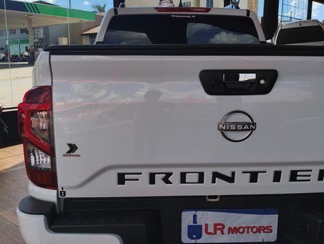 Nissan Frontier XE CD 4x4 2.3 Bi-TB Diesel Aut.