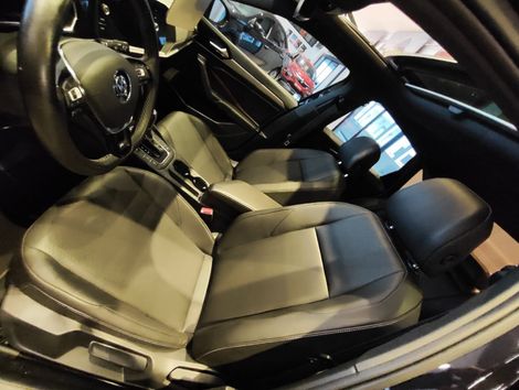 VolksWagen JETTA R-Line 250 TSI 1.4 Flex 16V Aut.