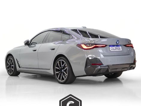 BMW i4 e-Drive 40 (Elétrico)