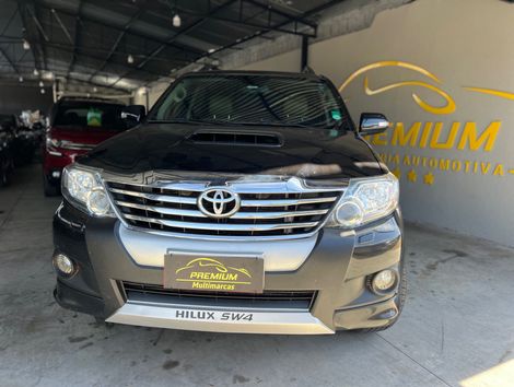 Toyota Hilux SW4 SRV D4-D 4x4 3.0 TDI Dies. Aut