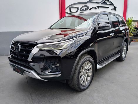 Toyota Hilux SW4 SRX 4x4 2.8 TDI 16V Dies. Aut.