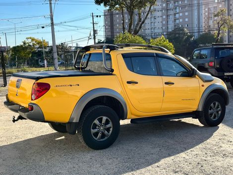 Mitsubishi L200 Triton Savana 3.2 CD TBI Dies. Mec.
