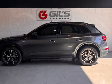 Audi Q5 S-Line Black 2.0 TFSI Quat. S-Tronic