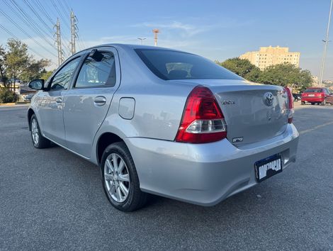 Toyota ETIOS X Plus Sedan 1.5 Flex 16V 4p Aut.