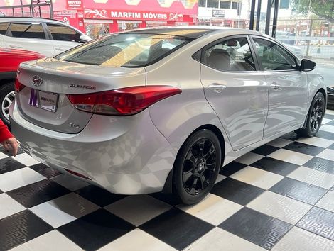 Hyundai Elantra GLS 1.8 16V Aut.
