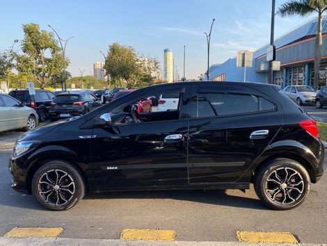 Chevrolet ONIX HATCH LT 1.4 8V FlexPower 5p Mec.