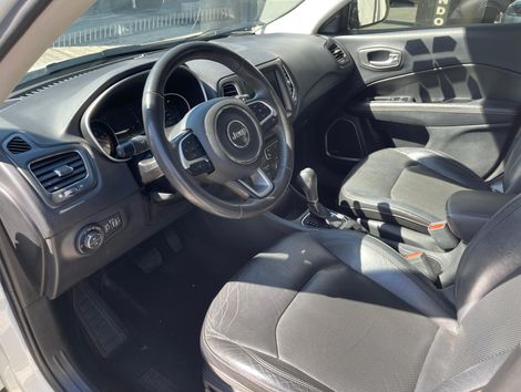 Jeep LONGITUDE F
