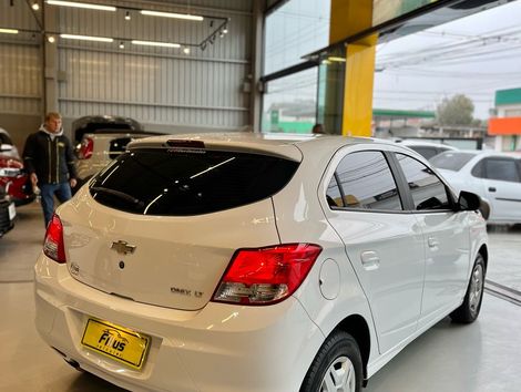 Chevrolet ONIX HATCH LT 1.0 8V FlexPower 5p Mec.