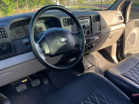 Ford F-250 XLT 3.9 4x2 Diesel TB