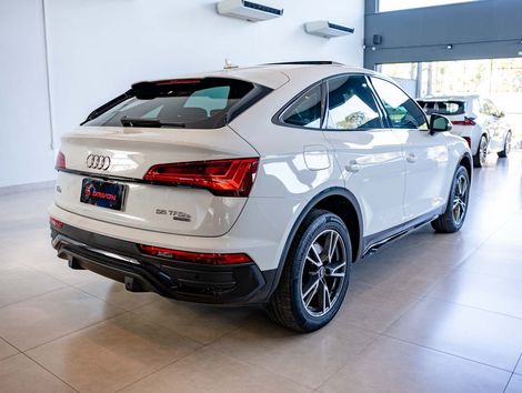 Audi Q5 SB P Black. 2.0 TFSIe S.Tr. Qt (Hib.)