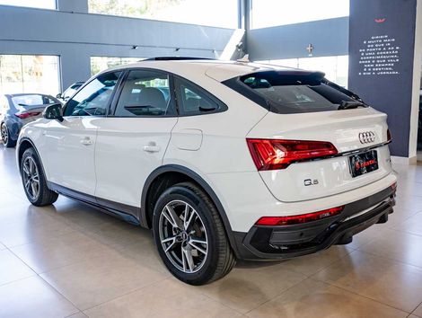 Audi Q5 SB P Black. 2.0 TFSIe S.Tr. Qt (Hib.)