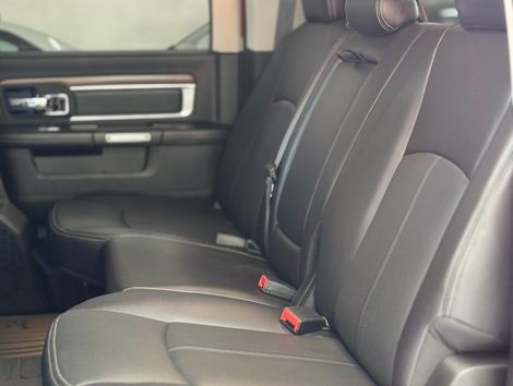 RAM 1500 CLASSIC LAR. NIGHT ED 5.7 4X4 Aut.