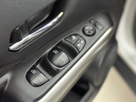 Nissan KICKS SV 1.6 16V FlexStar 5p Aut.