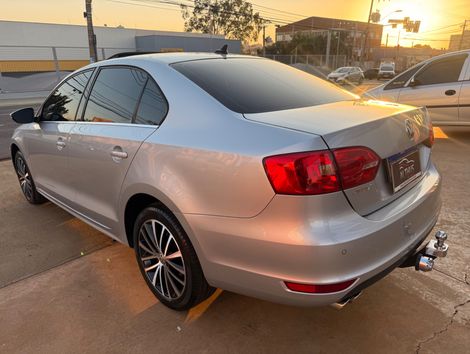 VolksWagen JETTA Highline 2.0 TSI 16V 4p Tiptronic