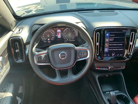 Volvo XC 40 T-5 MOMENTUM 2.0 252cv AWD