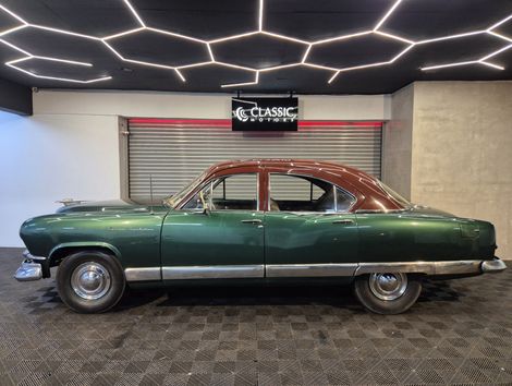 Ford Manhattan