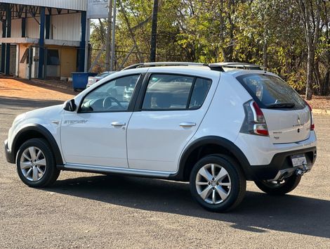 Renault SANDERO STEPWAY Hi-Flex 1.6 16V 5p Aut.