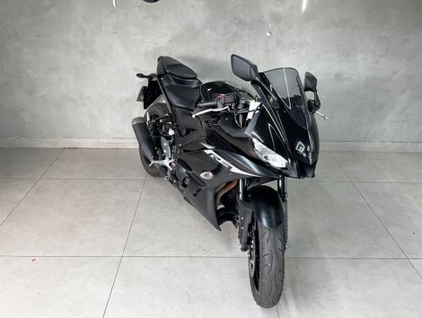 YAMAHA YZF R-3 321/ABS