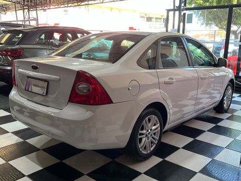 Ford Focus Sedan 1.6/1.6 Flex 8V/16V 4p Mec.