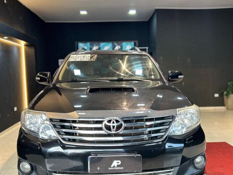 Toyota Hilux SW4 SRV D4-D 4x4 3.0 TDI Dies. Aut
