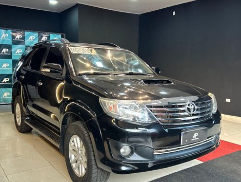Toyota Hilux SW4 SRV D4-D 4x4 3.0 TDI Dies. Aut